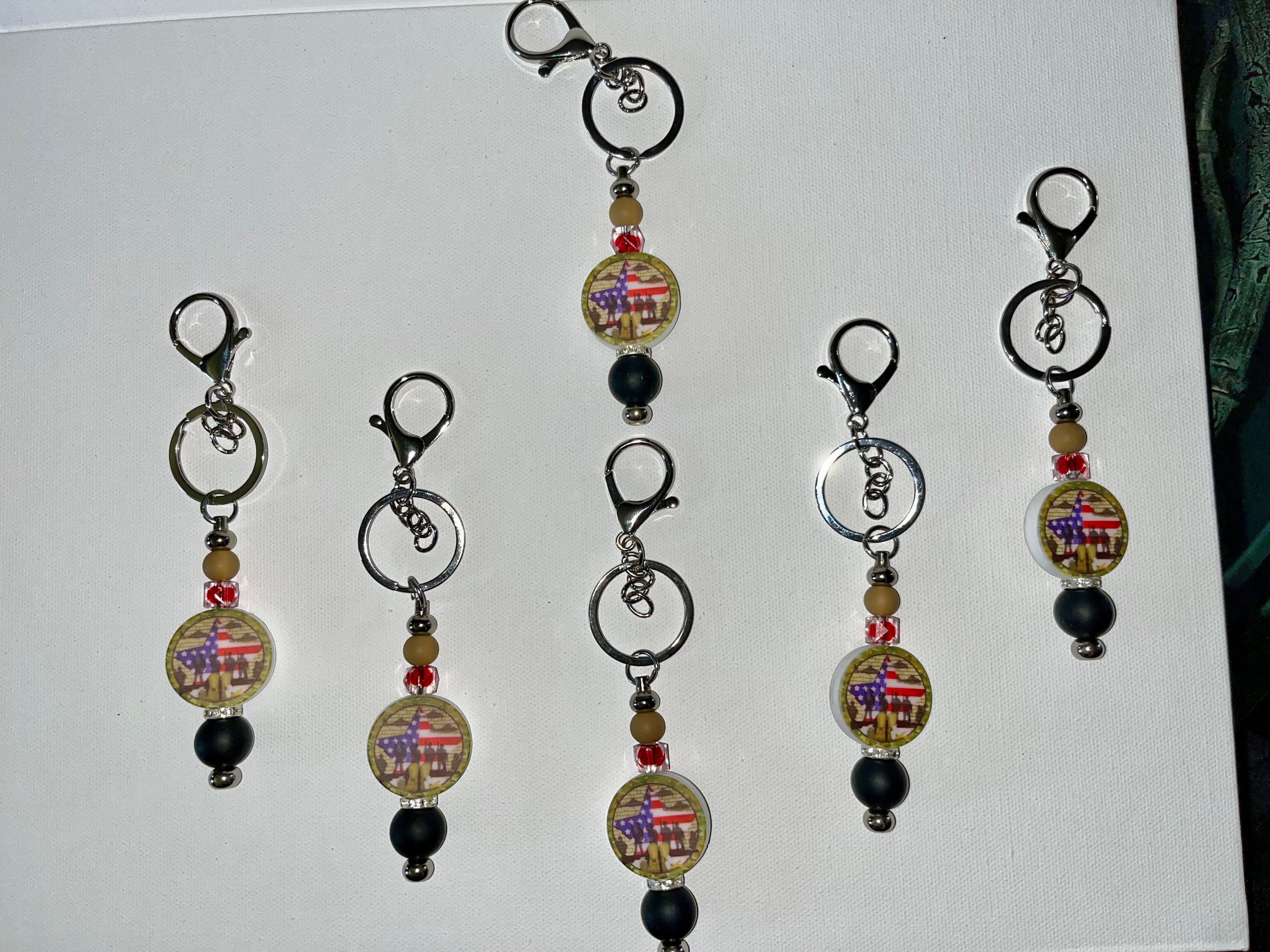 Patriotic Star Bead Keychain - Black and Red